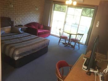 Hotel Barrass John Motor Bright
