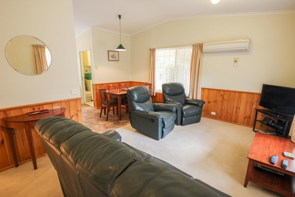 Silver Birches Holiday Unit 10 Bright