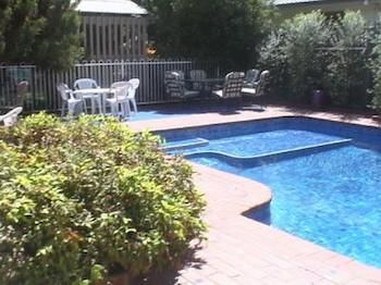 Barrass John Motor Hotel