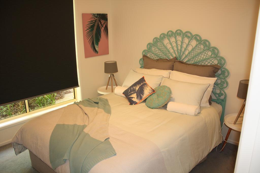 Apartment 4 Autumn Grove