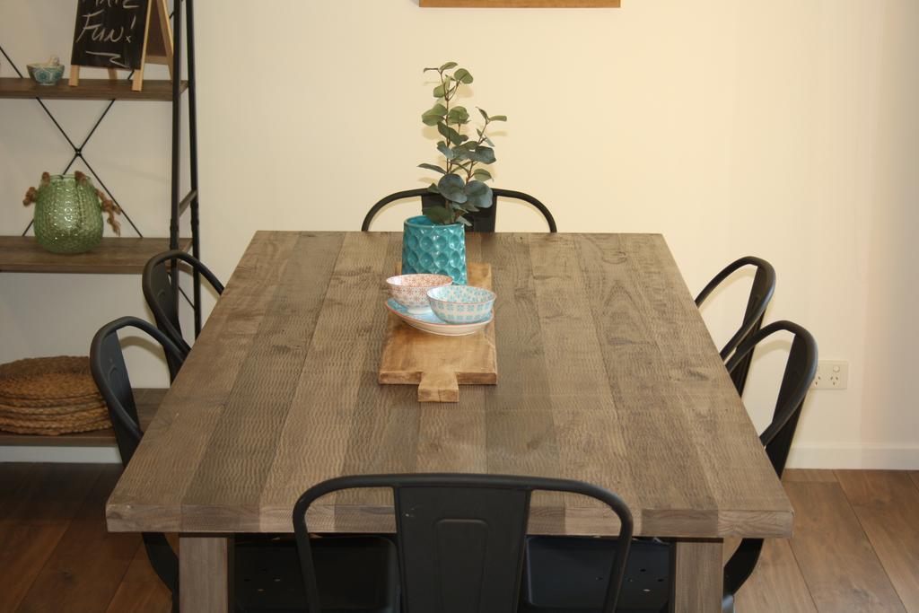 4 Autumn Grove Apartment Bright