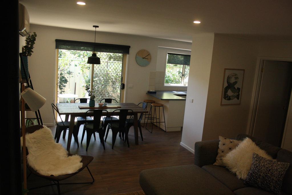 4 Autumn Grove Apartment *