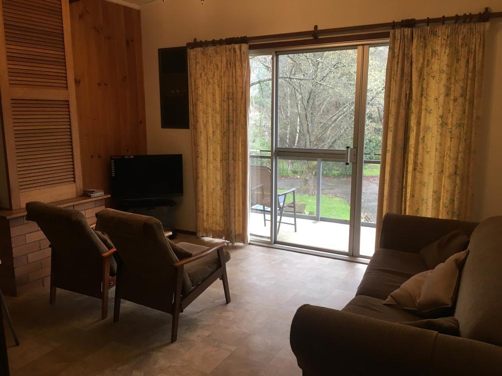 Ovensview On Riverside Apartment Bright
