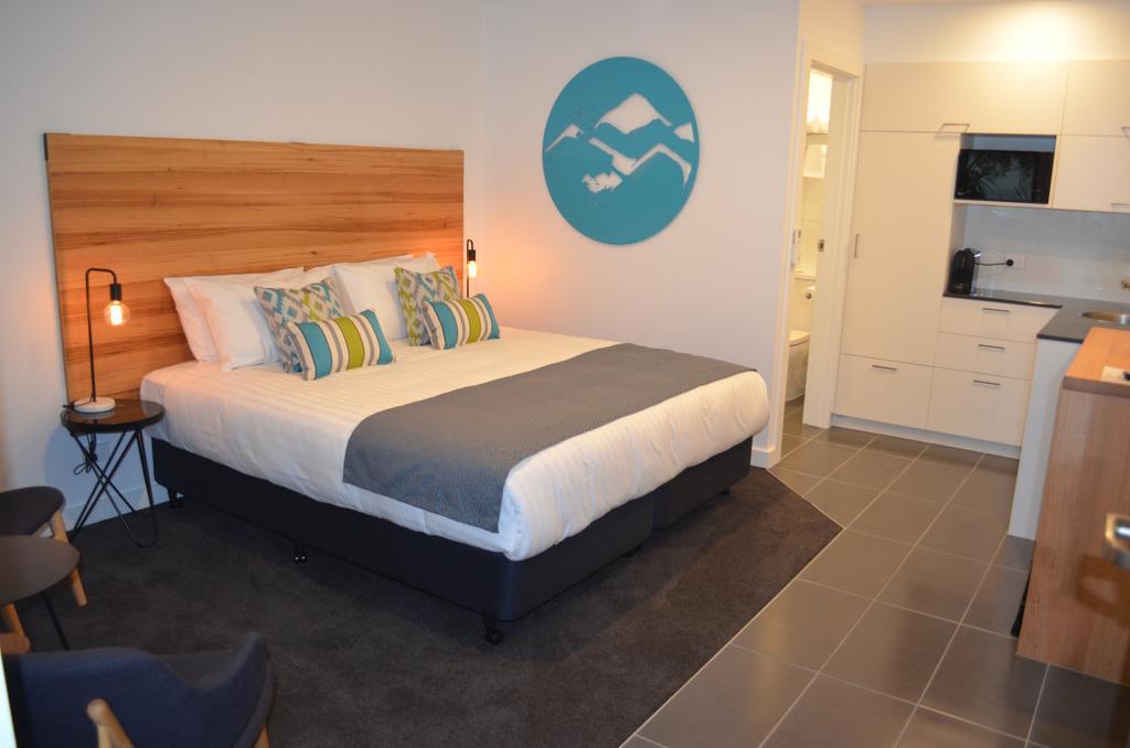 Colonial Motel 4*