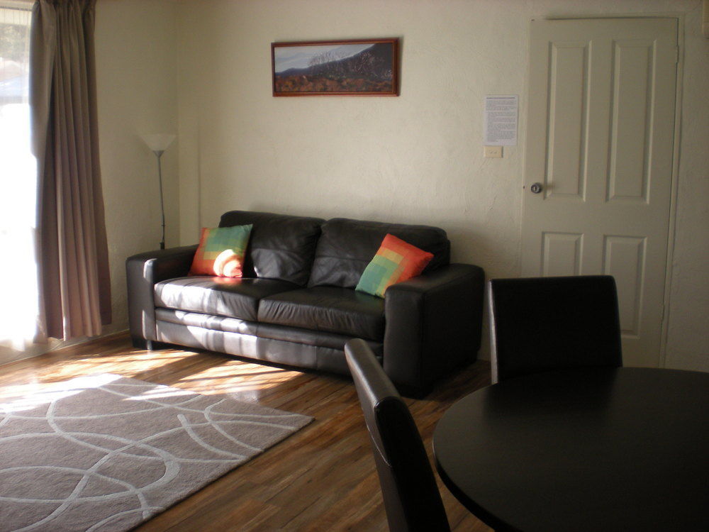 Willow Dene Apartment Bright