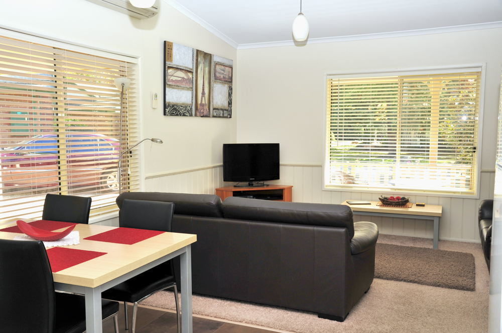 The Birch House - Silver Birches 3* Bright