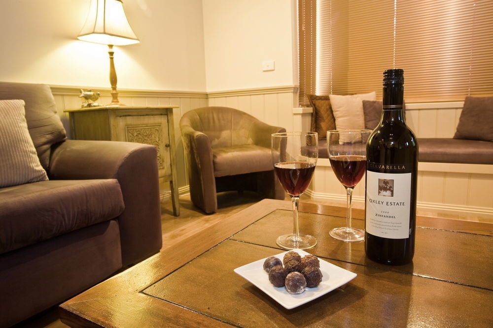 Autumn Abode Cottages Holiday home Bright