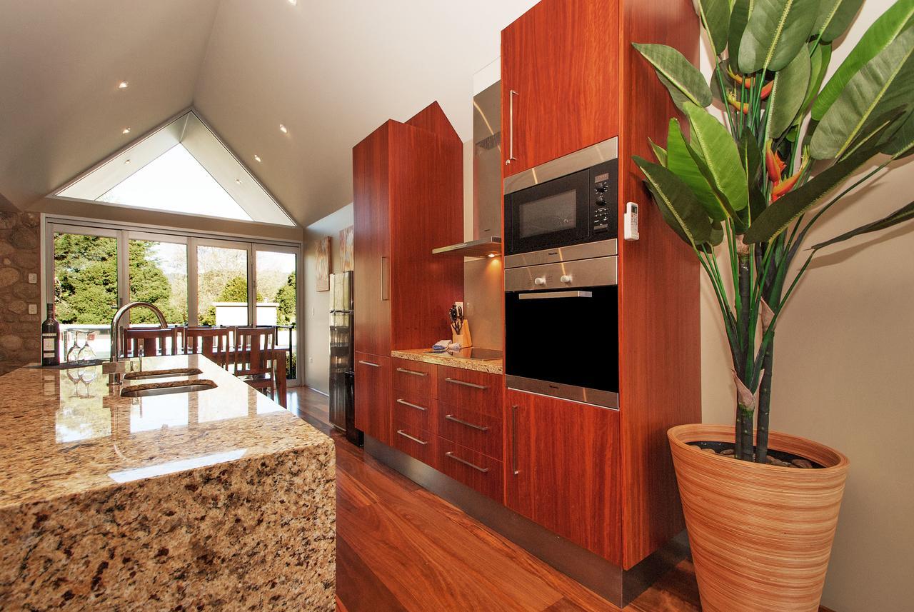 Centenary Peaks Riverview