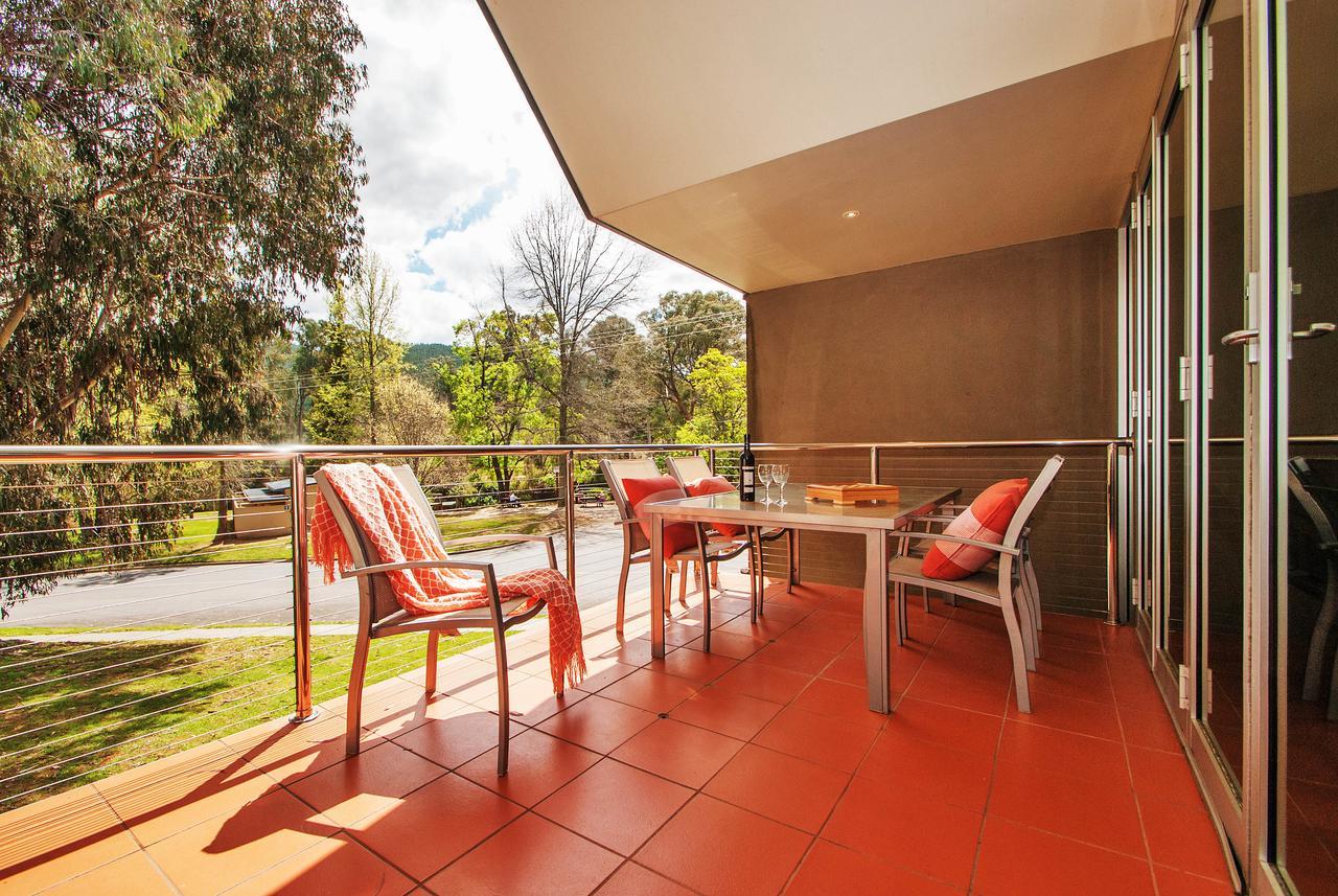 Centenary Peaks Riverview * Bright
