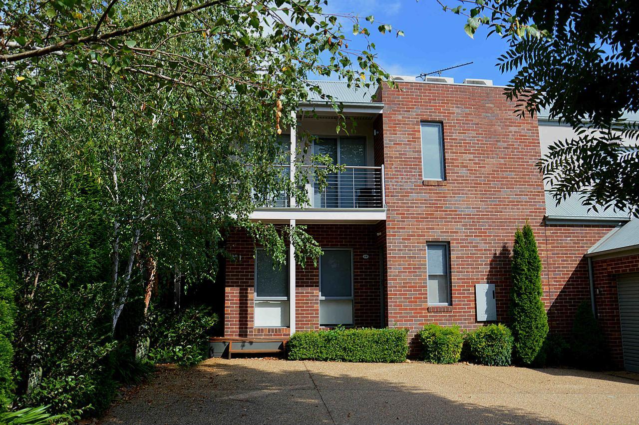 The Track - Beautiful Townhouse In * Bright
