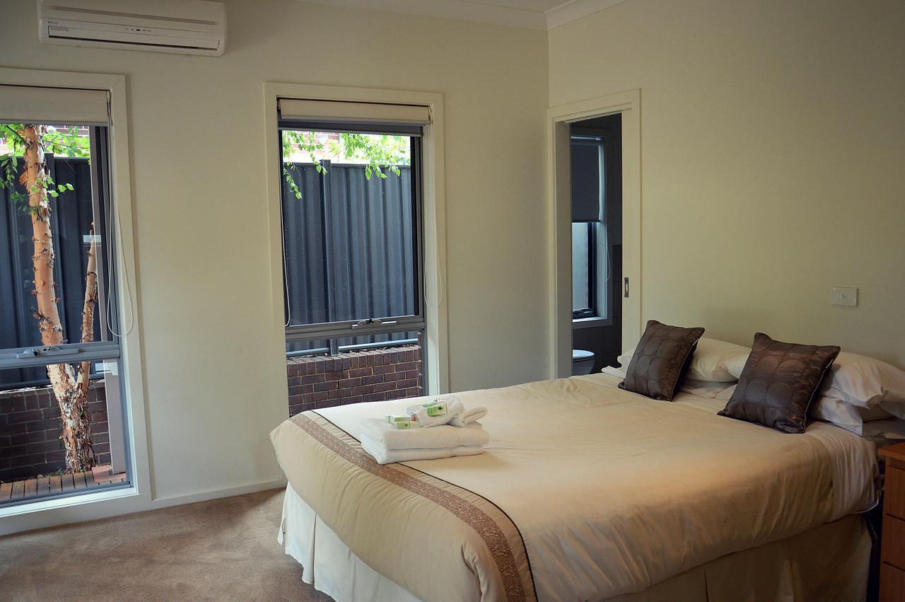 Holiday home The Track - Beautiful Townhouse In *