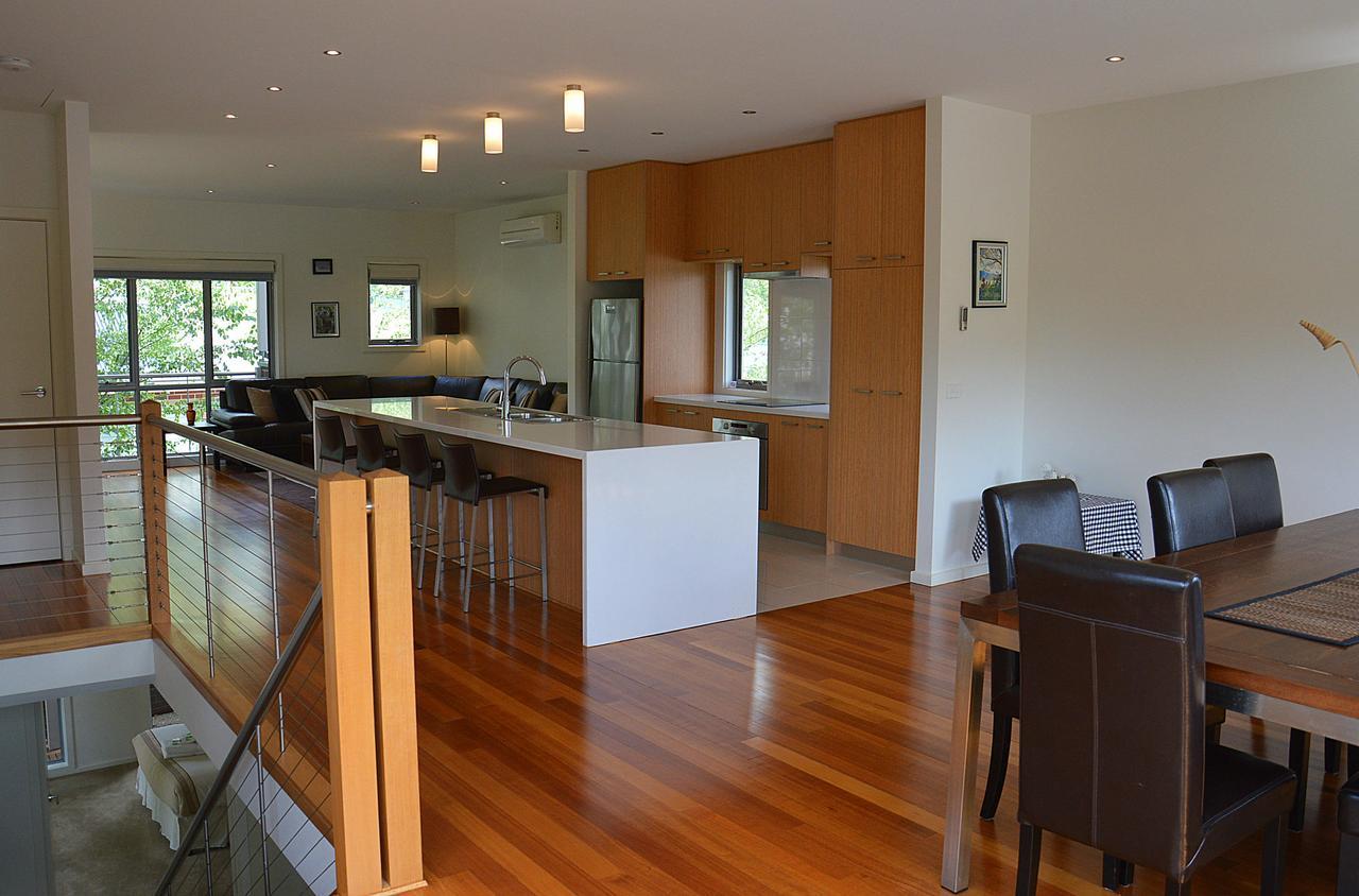 Holiday home The Track - Beautiful Townhouse In *