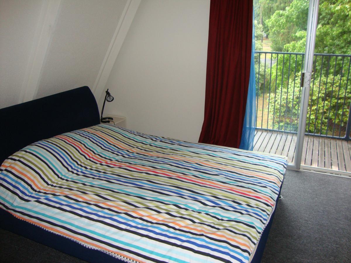 Ageri House * Bright