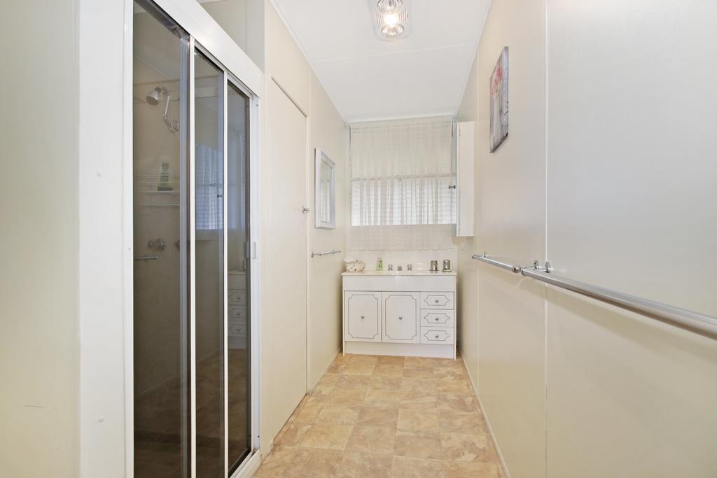 Delany Surprise - Pet Friendly House Apartment Bright
