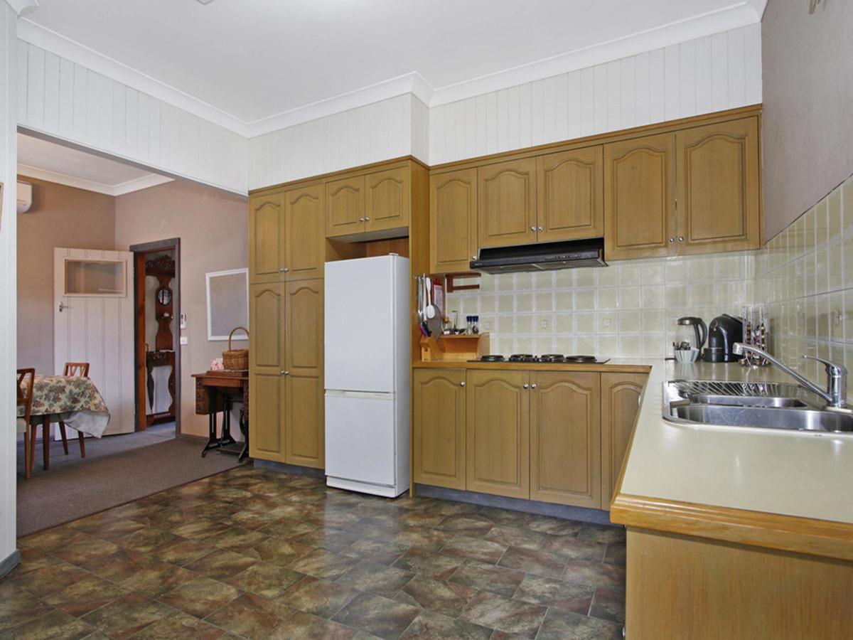Le Chateau - Centrally Located Apartment Bright