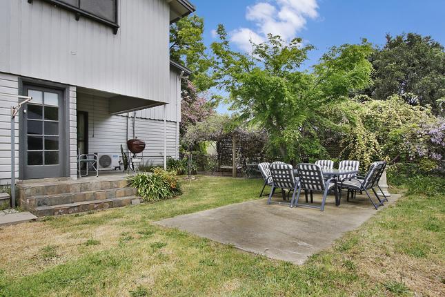 Le Chateau - Centrally Located Bright