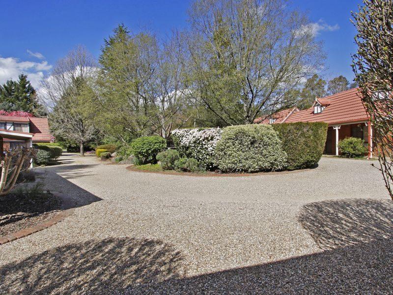 Apartment Cedar - Tudor Village Bright
