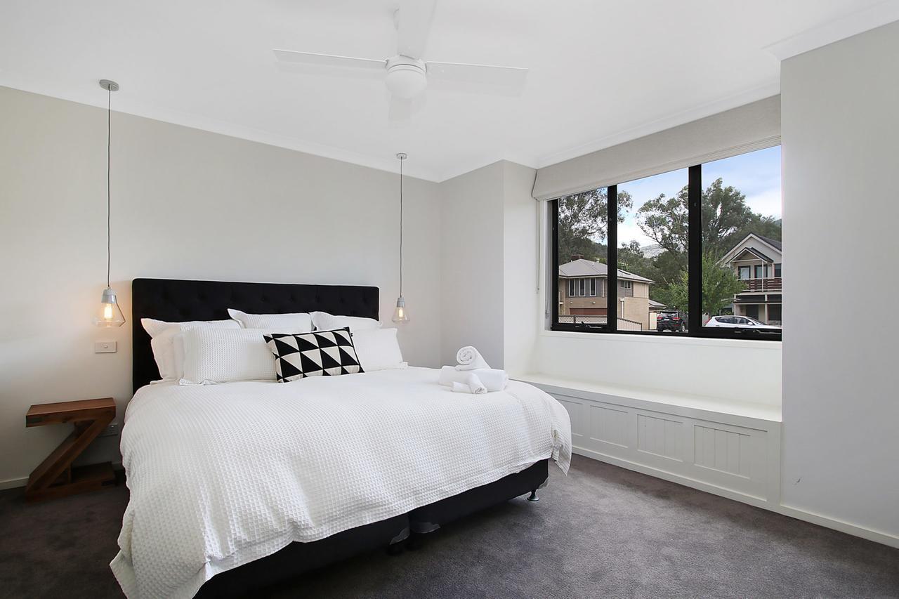 Alpine Knights Stylish Luxury Apartment Bright