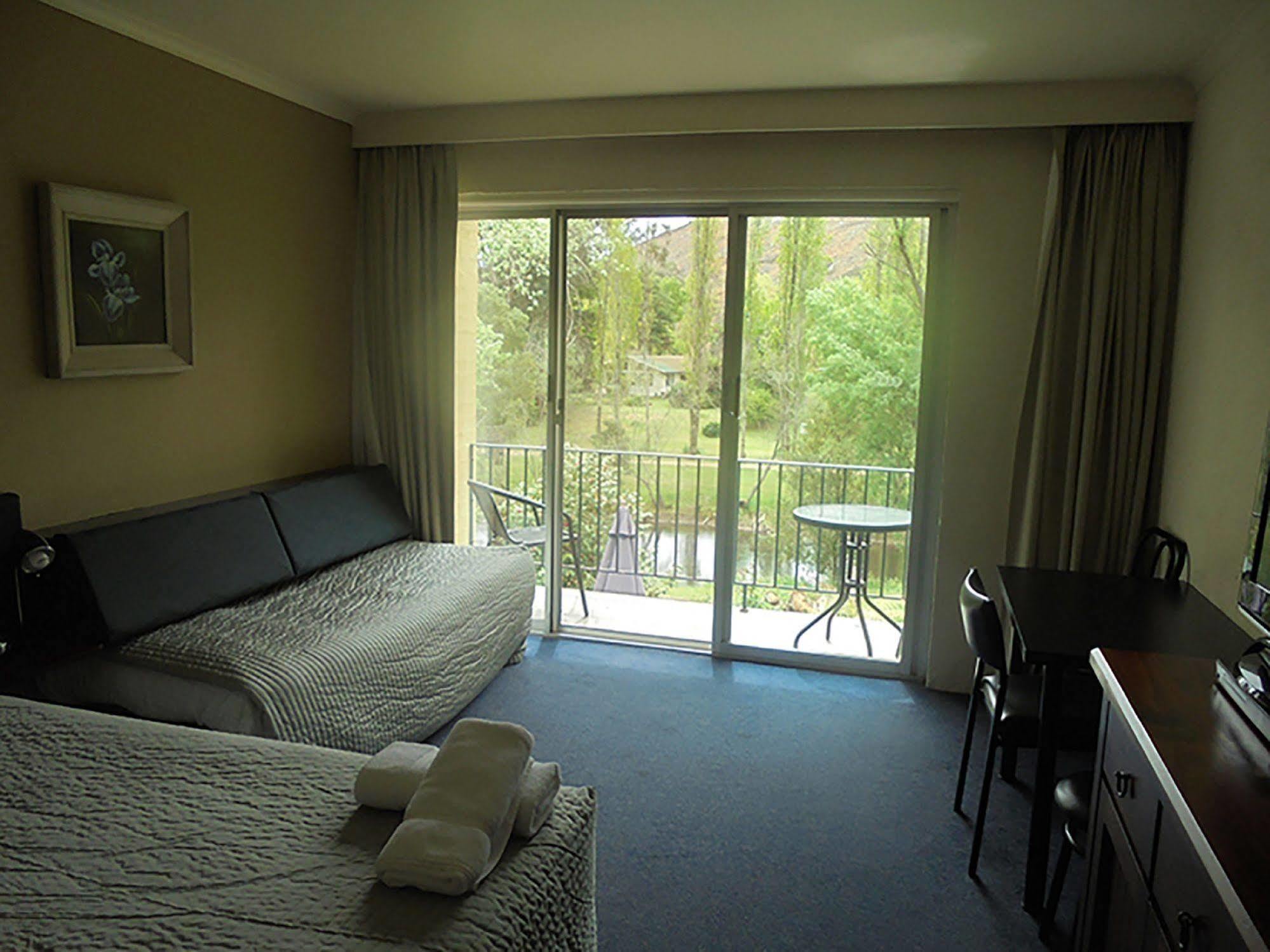 Motel Riverbank Park 2*