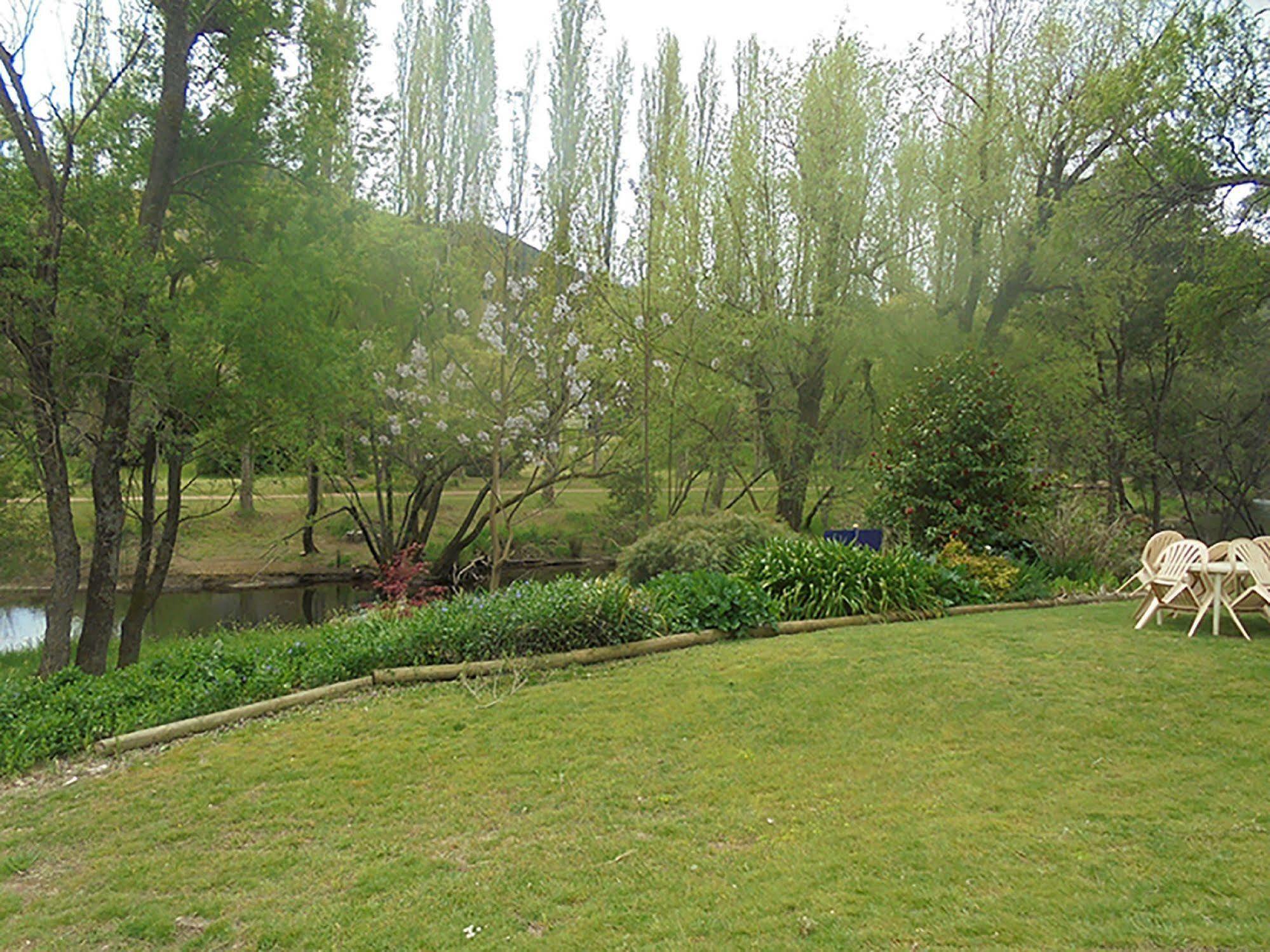 Riverbank Park Motel 2*