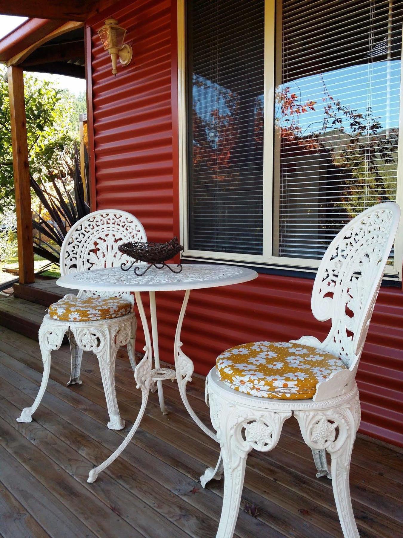 Villa Bella Rouge Bright