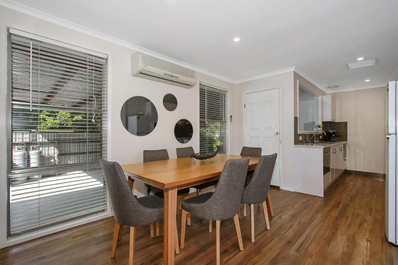 Acaronar Apartment Bright
