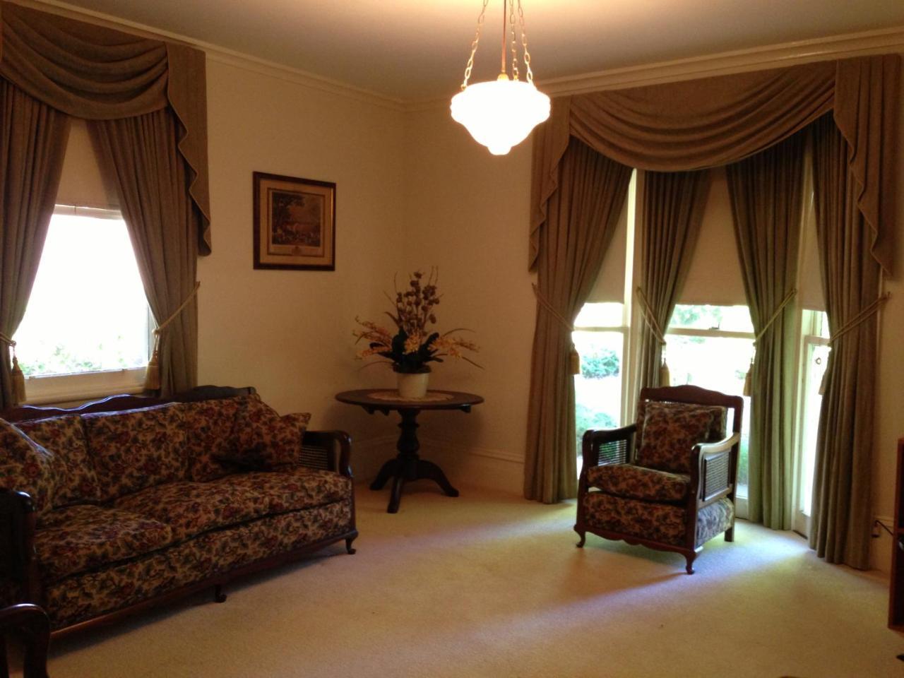 Holiday home Annadale House