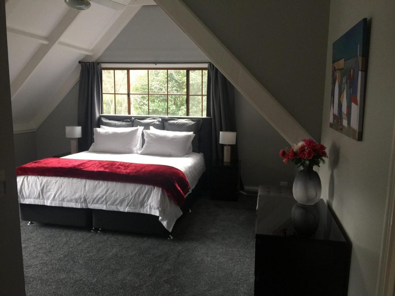 Tudor House - Large Family Apartment *