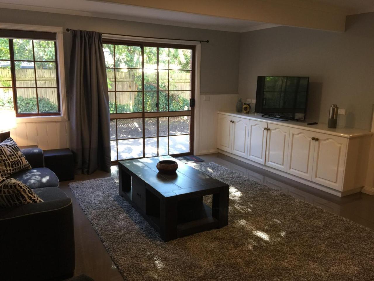 Tudor House - Large Family Apartment