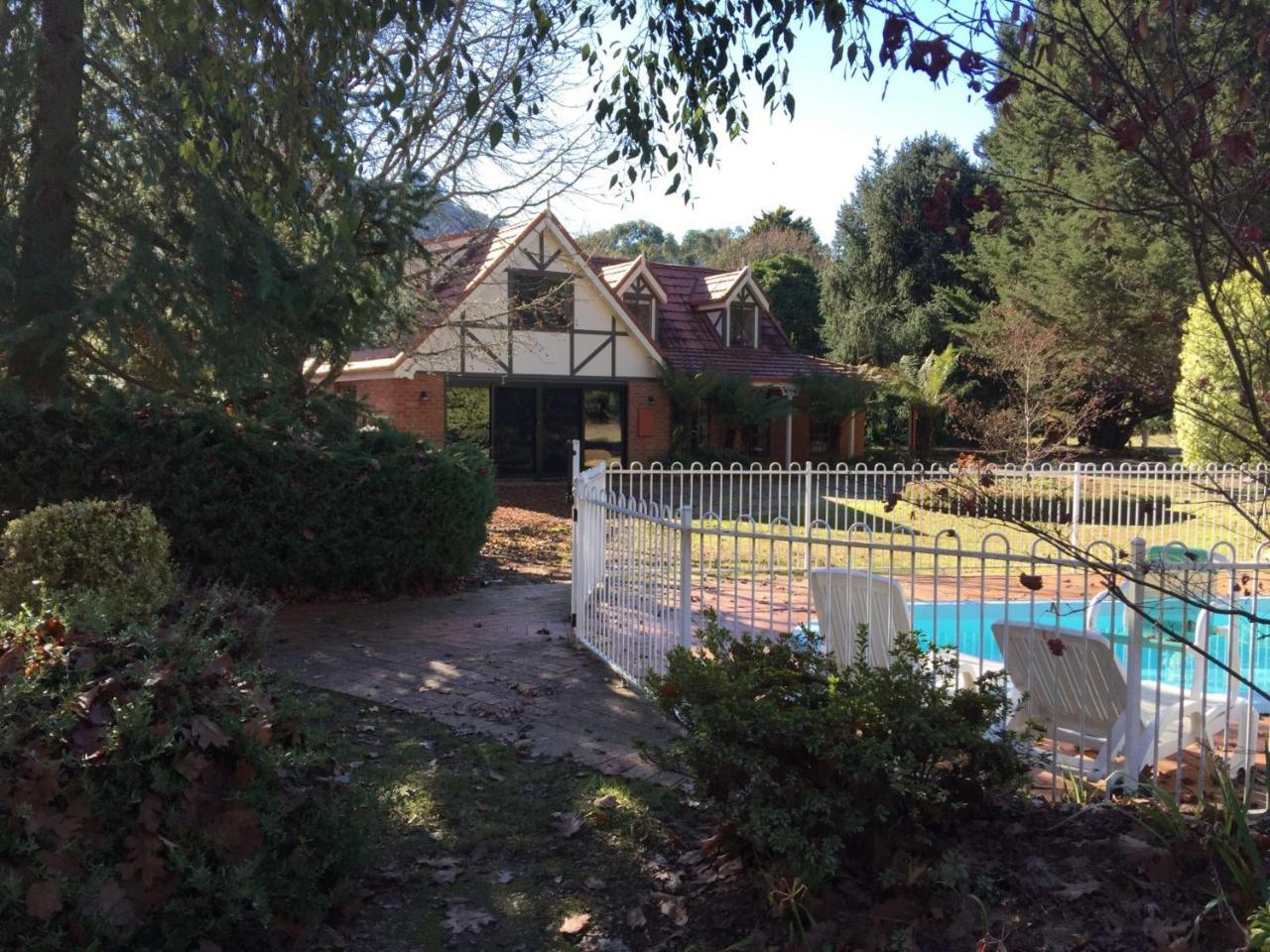 Tudor House - Large Family Apartment *