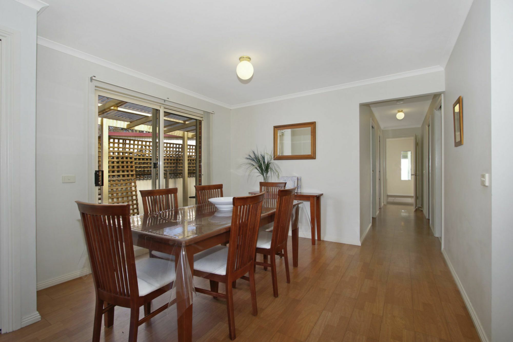 Close - In The Heart Of Apartment *
