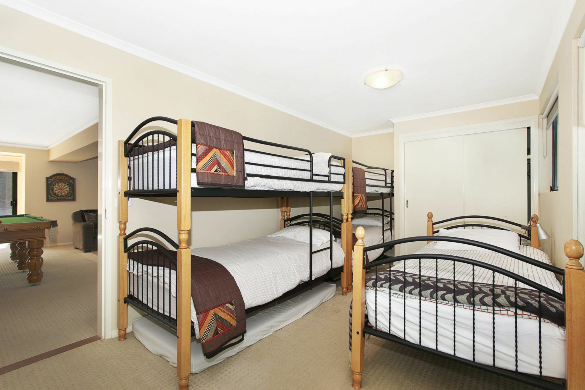 Canyons Bend - 5 Minute Walk To Shops And Cafes * Bright