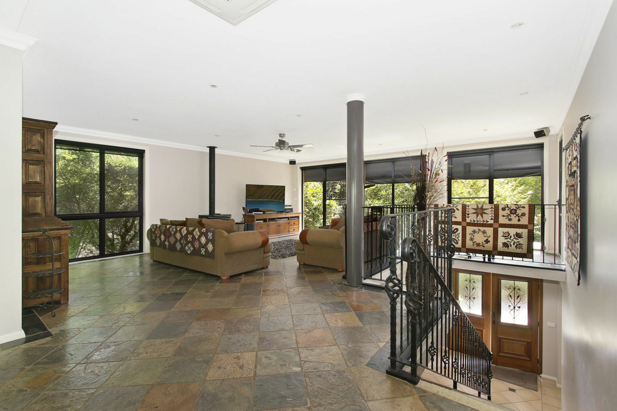 Canyons Bend - 5 Minute Walk To Shops And Cafes * Bright