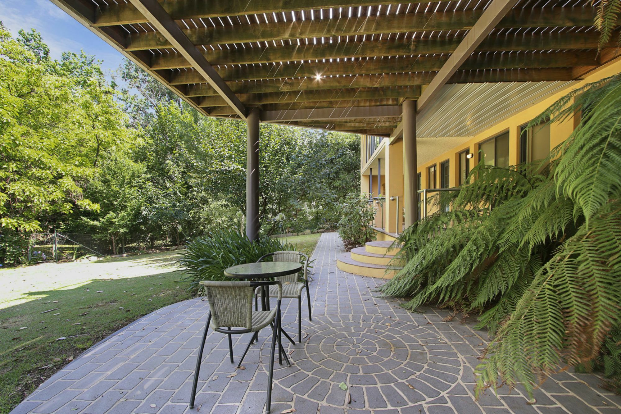 Canyons Bend - 5 Minute Walk To Shops And Cafes Apartment Bright