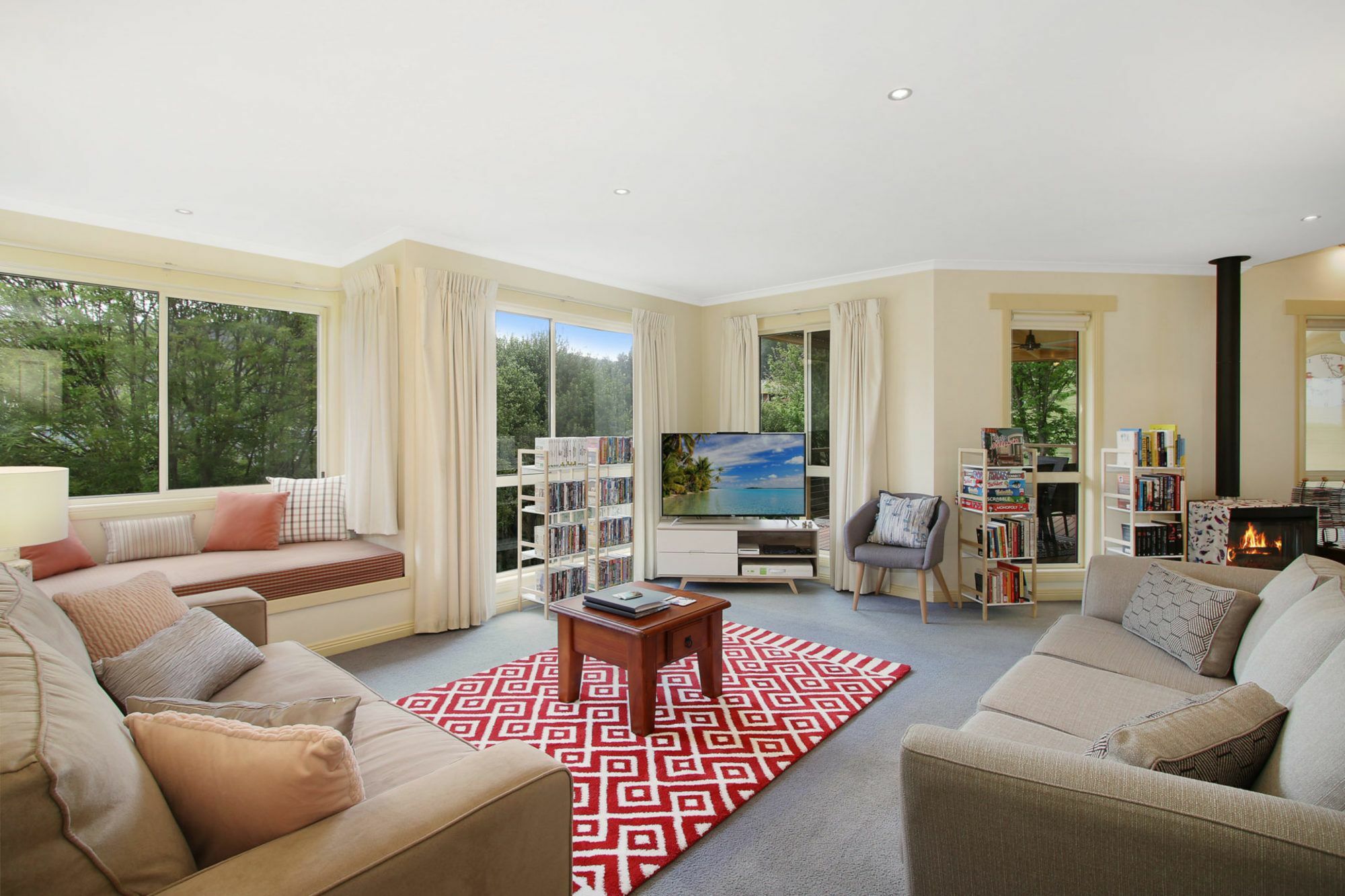 Alpine Vista - Short Walk To Town Centre * Bright