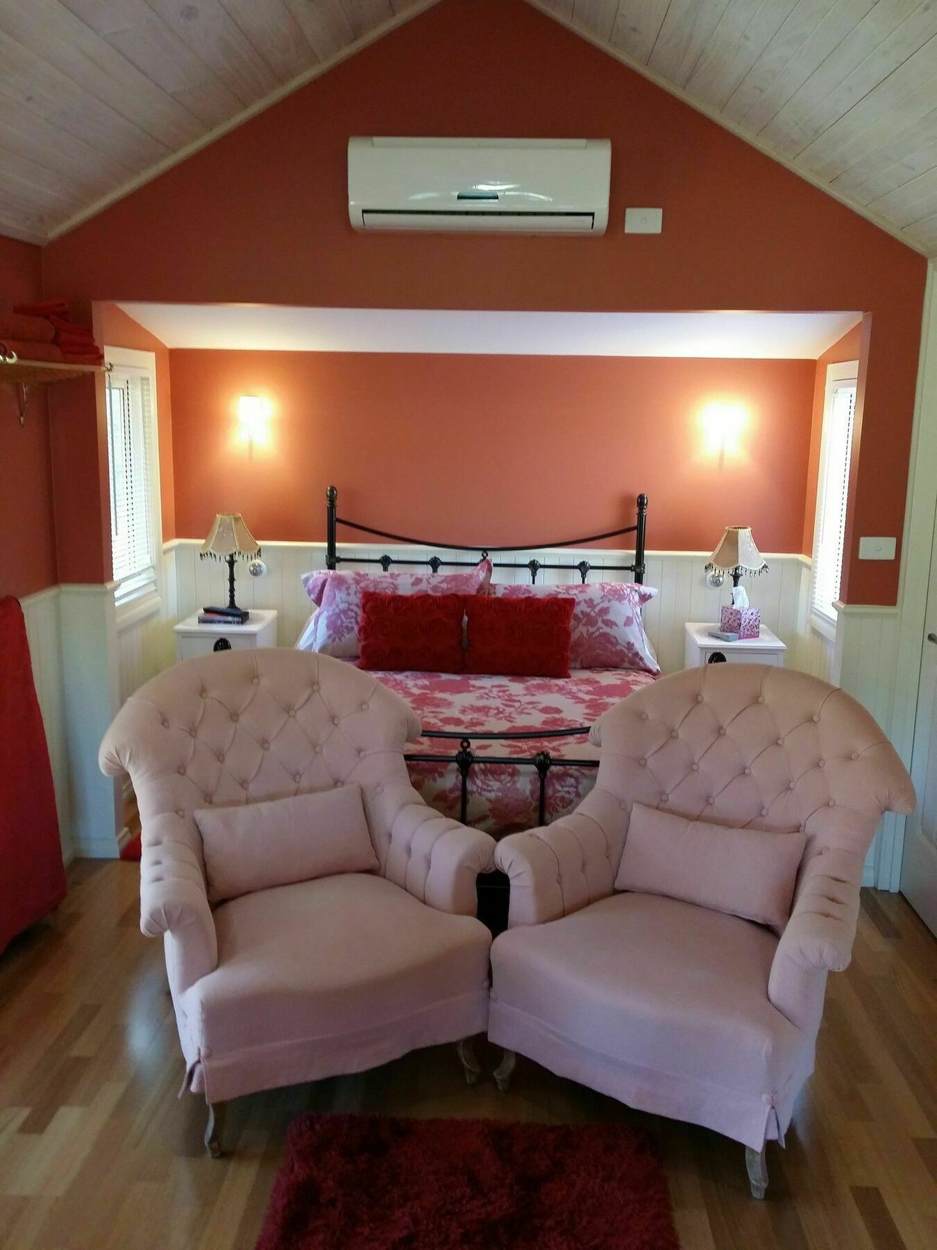 Bella Rouge Villa Bright