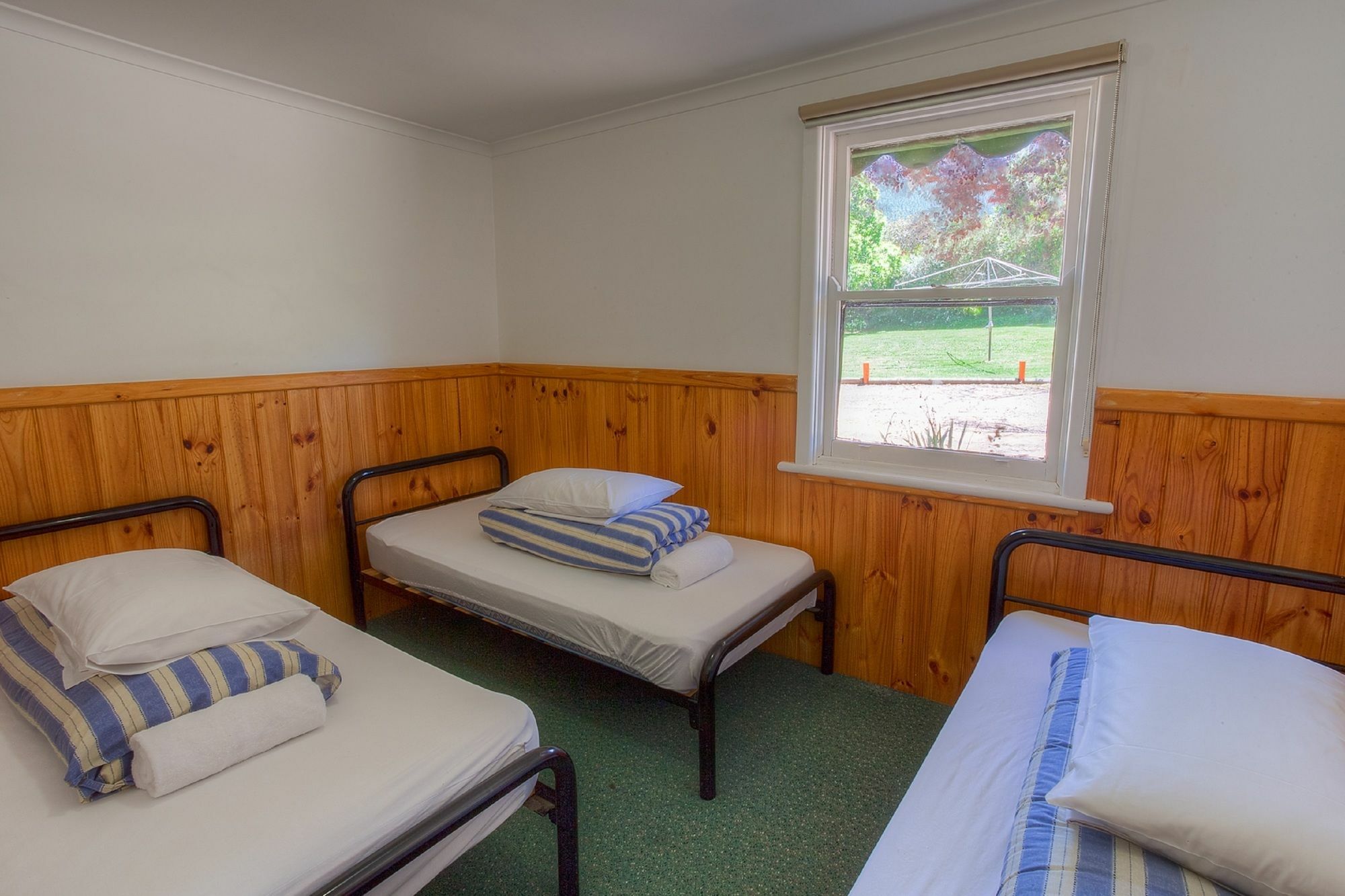 Riverside Holiday park 4*