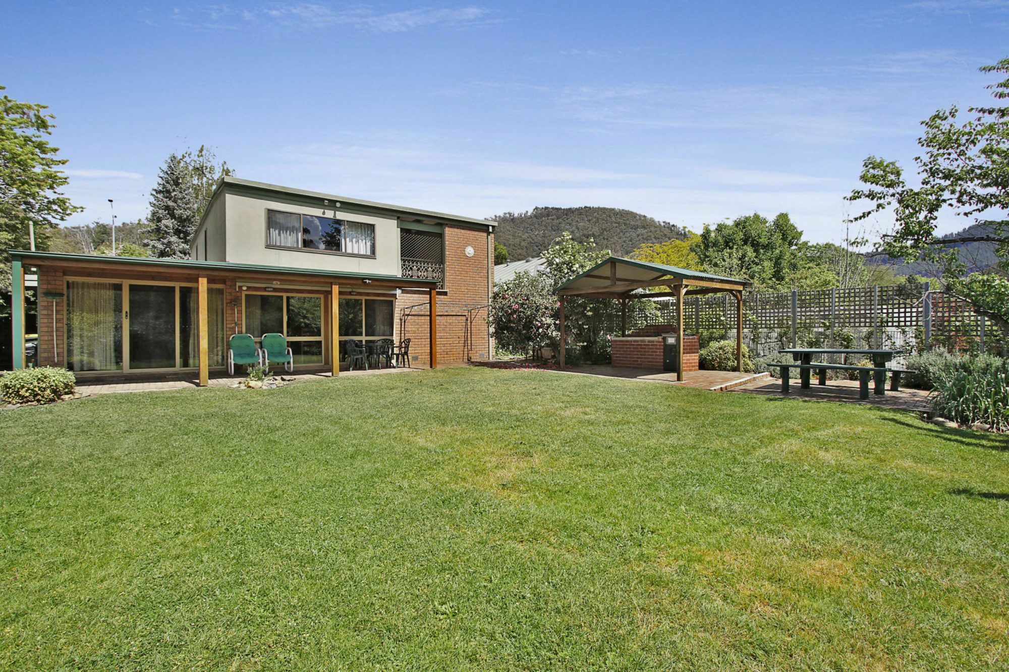 Warrina - Over Looking Ovens River Apartment *