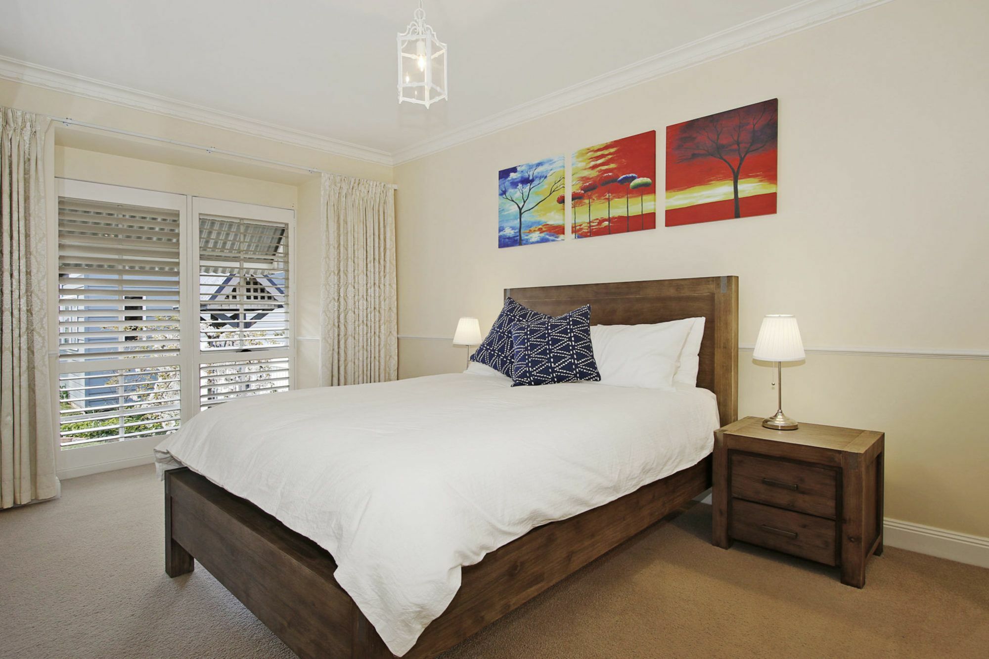 29 On Delany Avenue Apartment Bright
