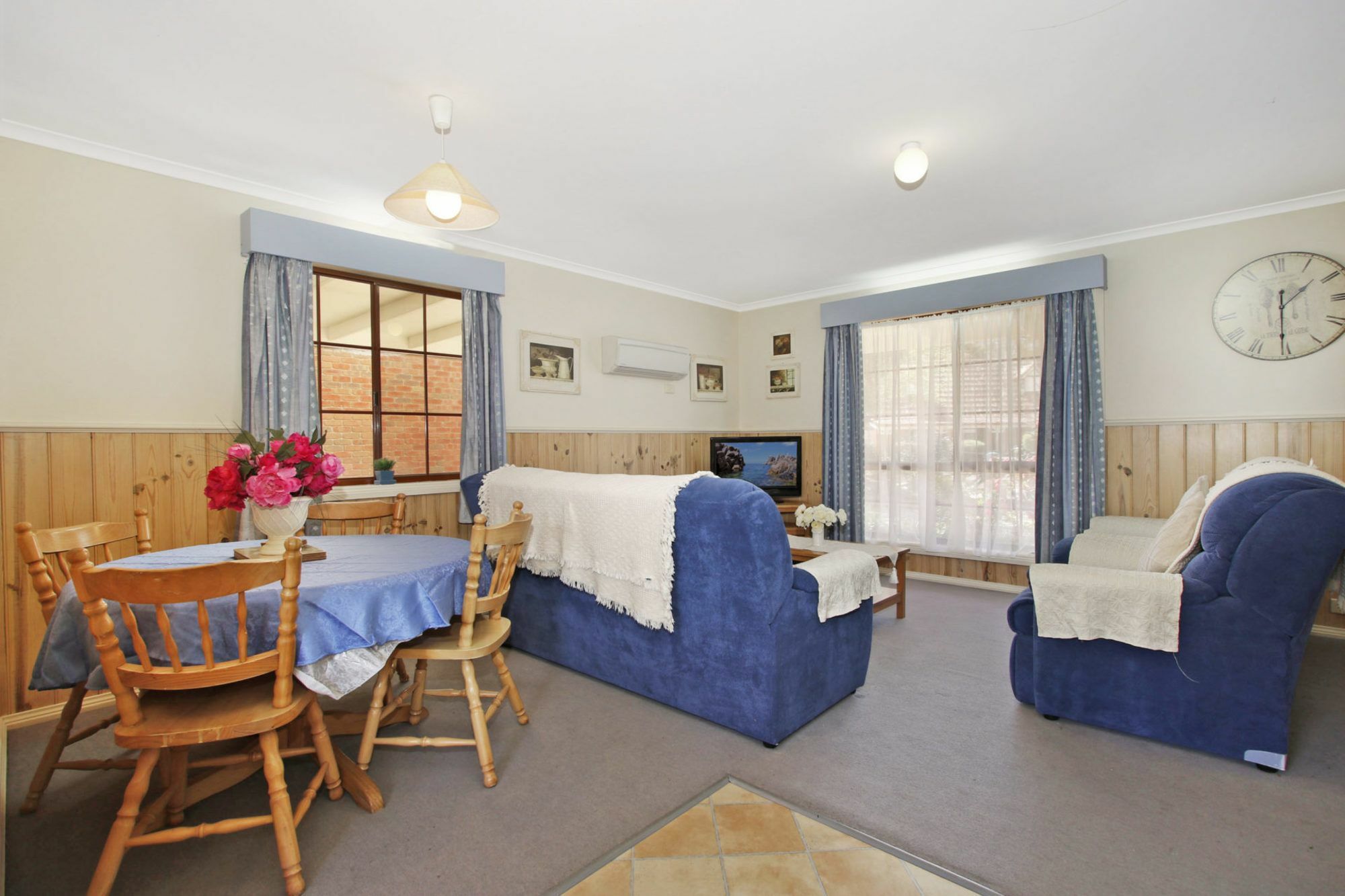 Apartment Oak - Tudor Village Unit 5 Bright