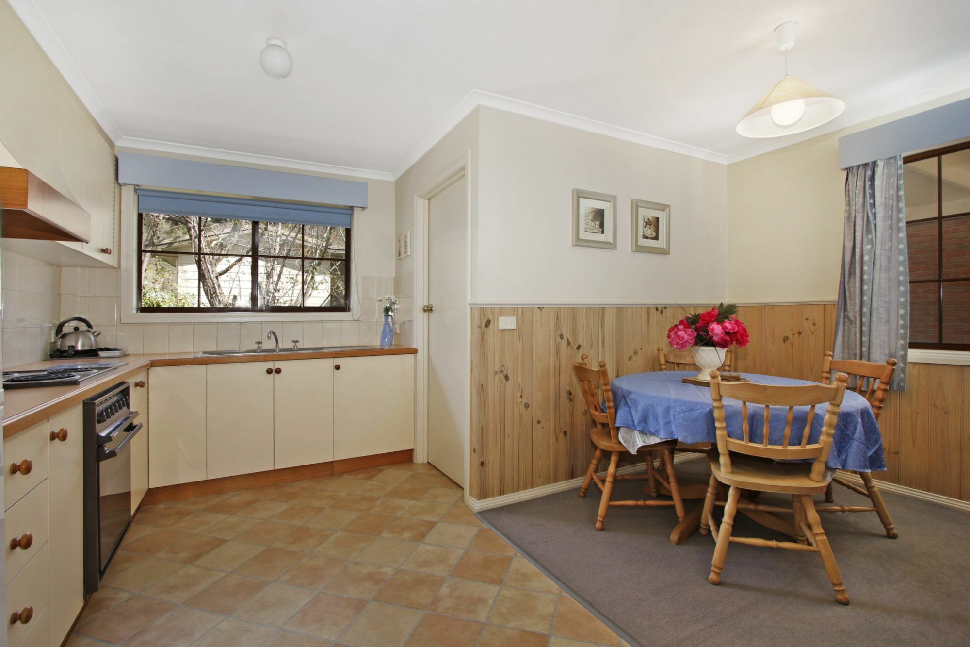 Apartment Oak - Tudor Village Unit 5 *