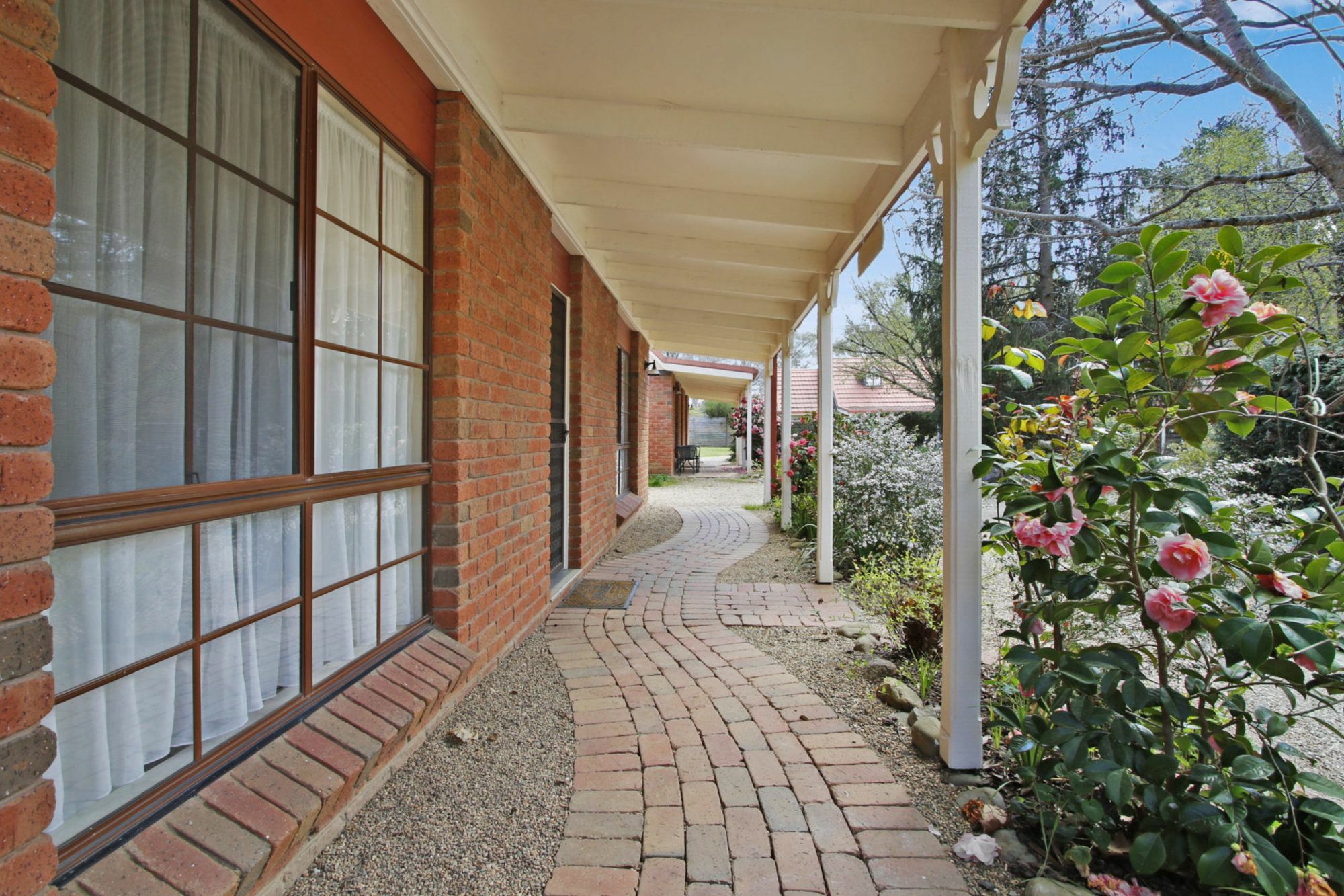 Oak - Tudor Village Unit 5 Bright