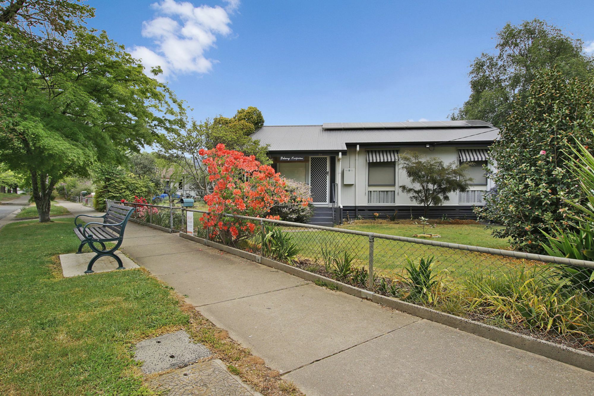 Delany Surprise - Pet Friendly House Bright