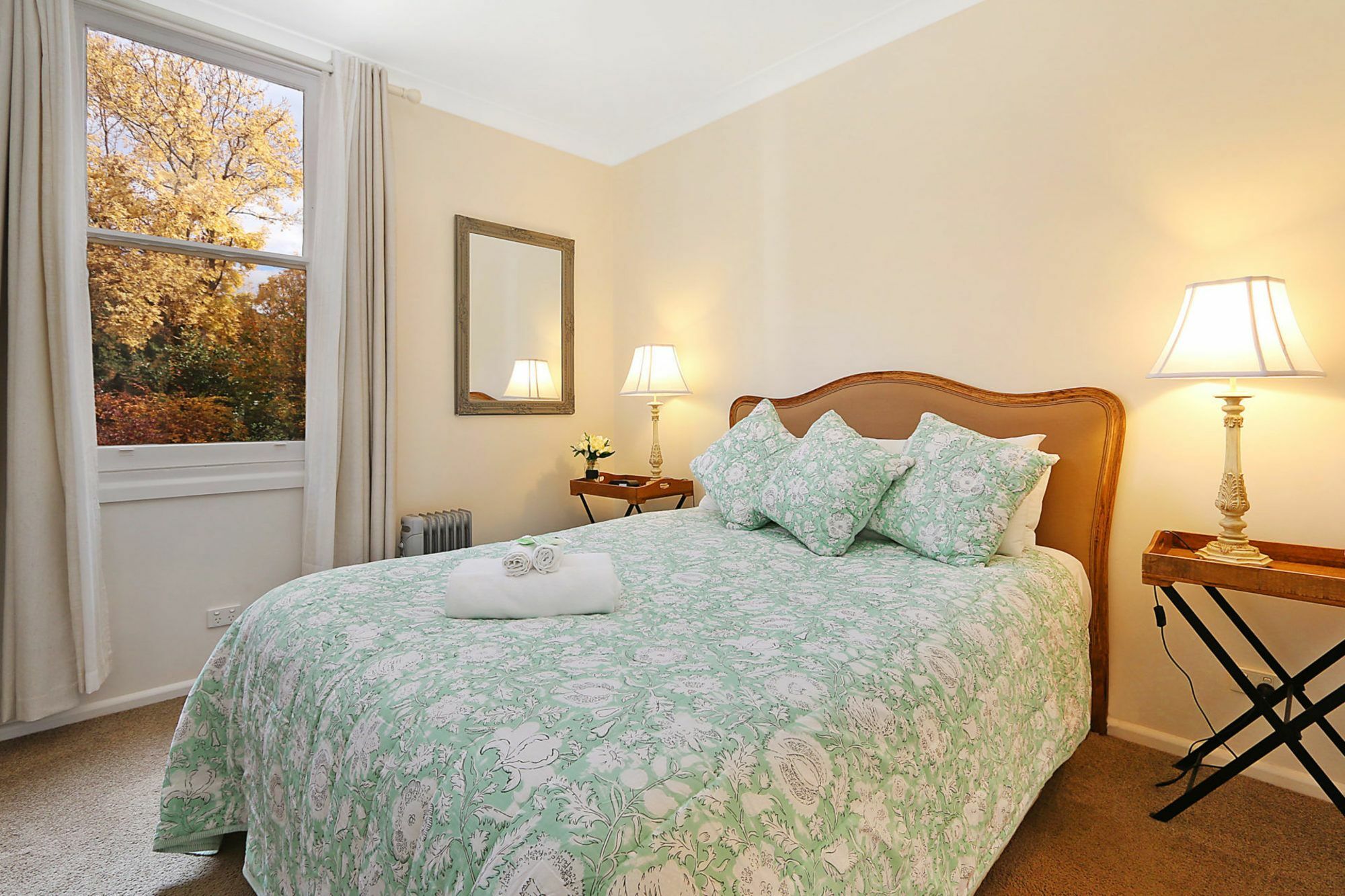 Blue Wren 3 Bedroom 2 Bath Apartment *
