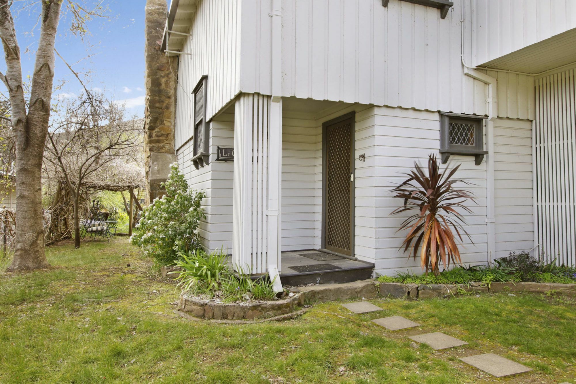 Le Chateau - Centrally Located *