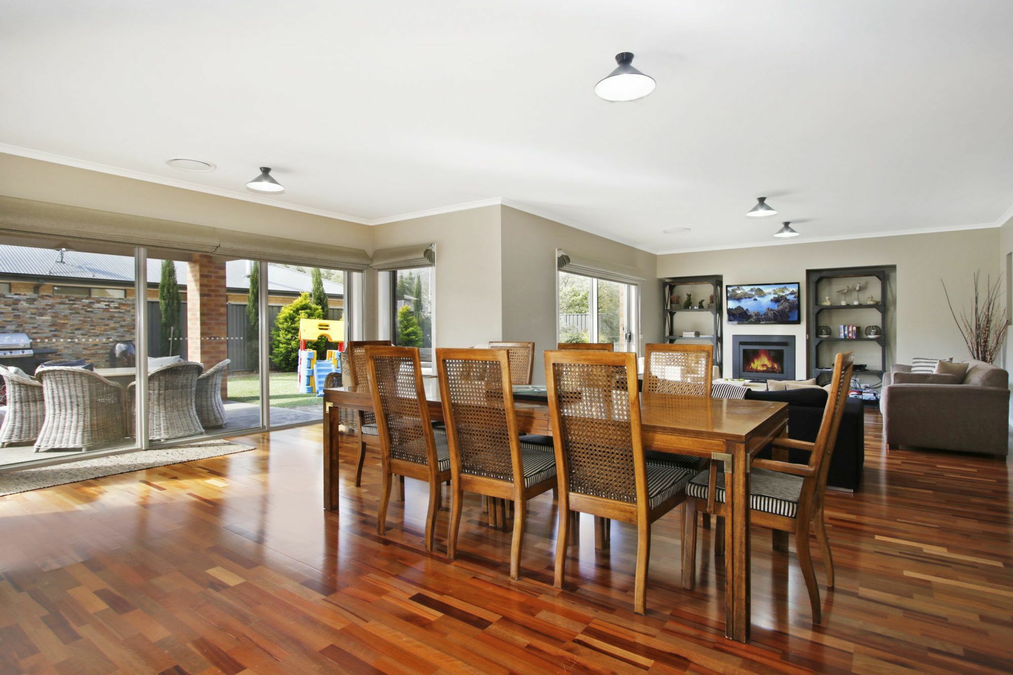 Collins Retreat - 4 Bedroom With Pool Apartment Bright