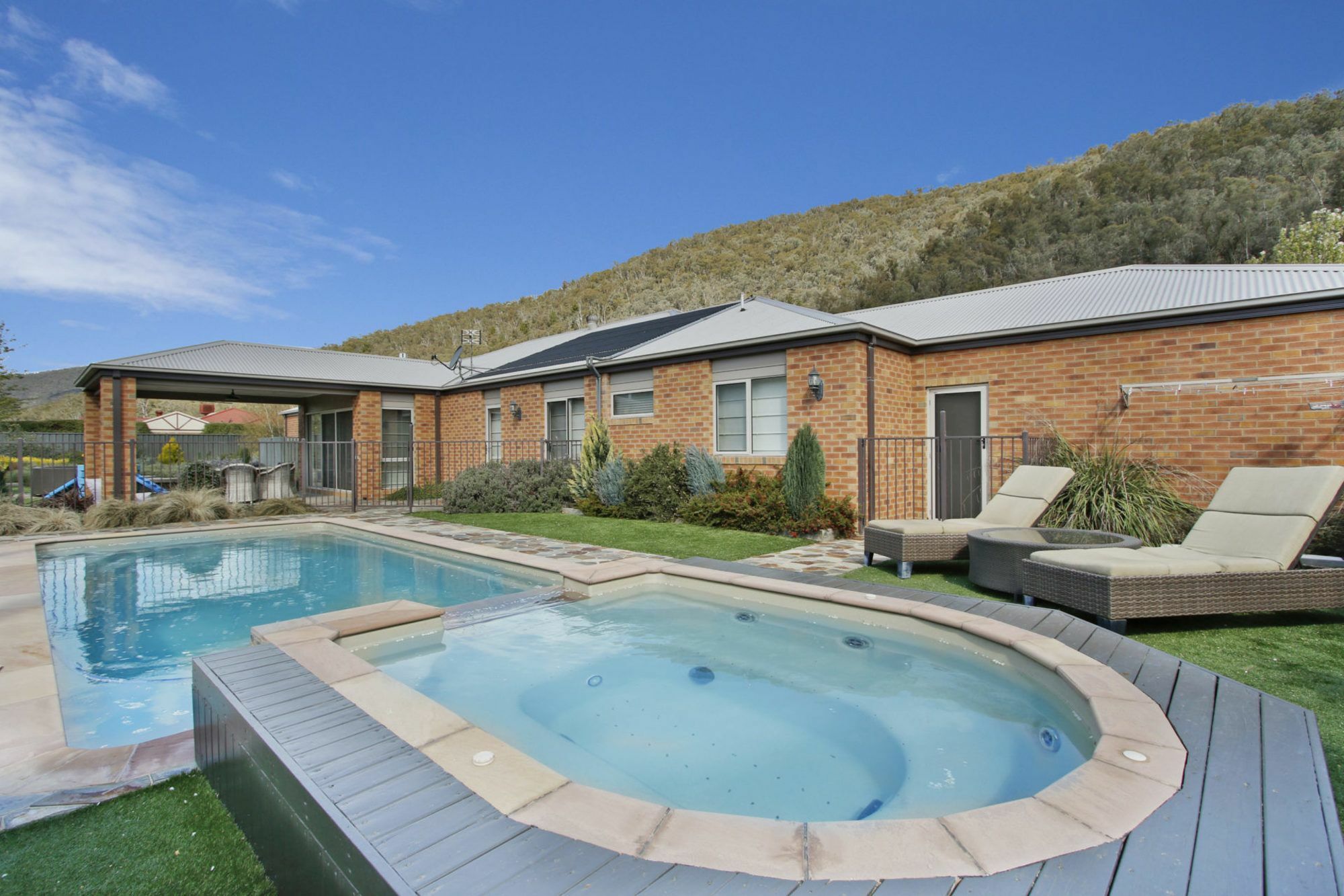 Collins Retreat - 4 Bedroom With Pool *