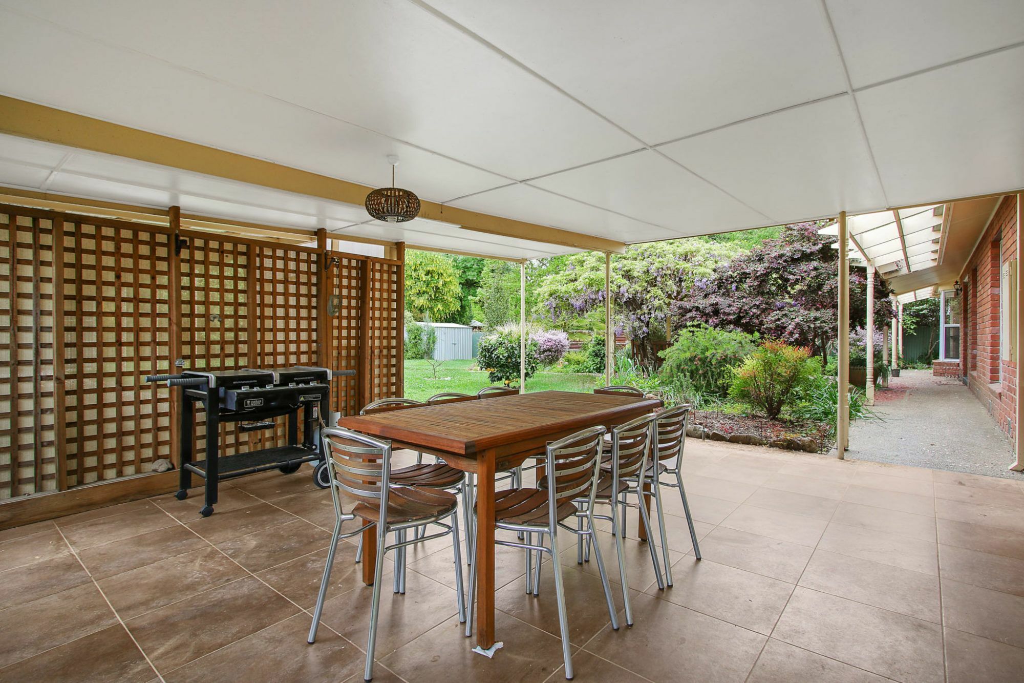 Cherry Lane - 3 Bedroom Brick * Bright