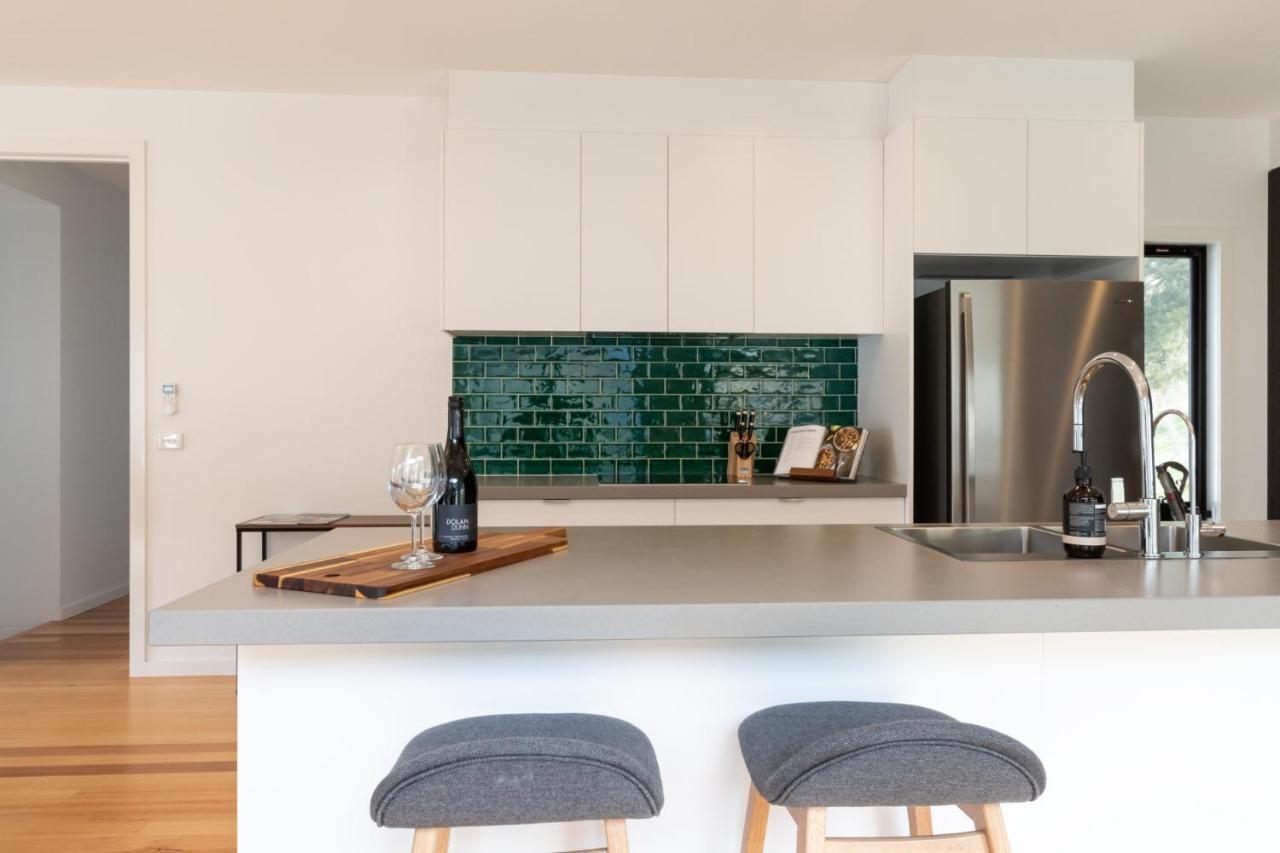 Balcony To Bogong - Modern House Minute Stroll To Town Holiday home Bright