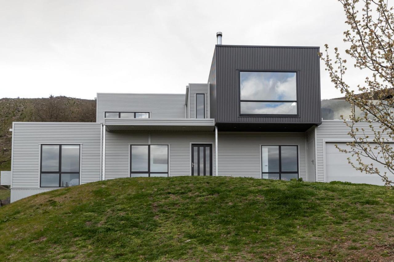 Holiday home Balcony To Bogong - Modern House Minute Stroll To Town Bright
